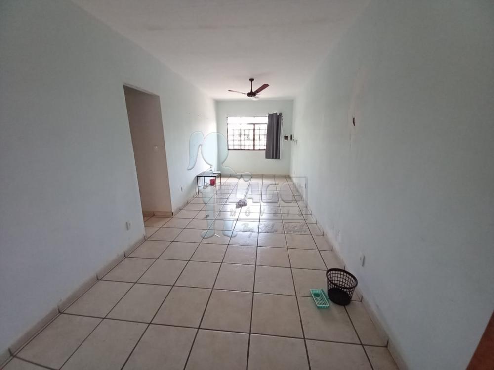 Alugar Apartamentos / Padrão em Ribeirão Preto R$ 900,00 - Foto 1