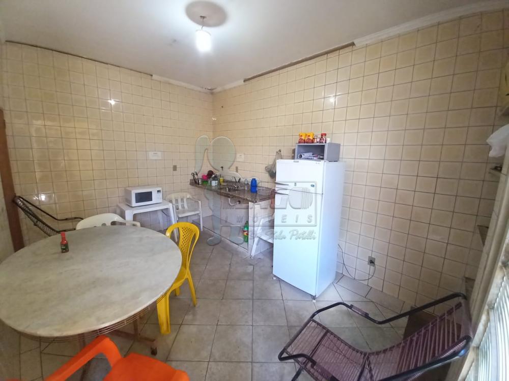 Alugar Casas / Padrão em Ribeirão Preto R$ 450,00 - Foto 1