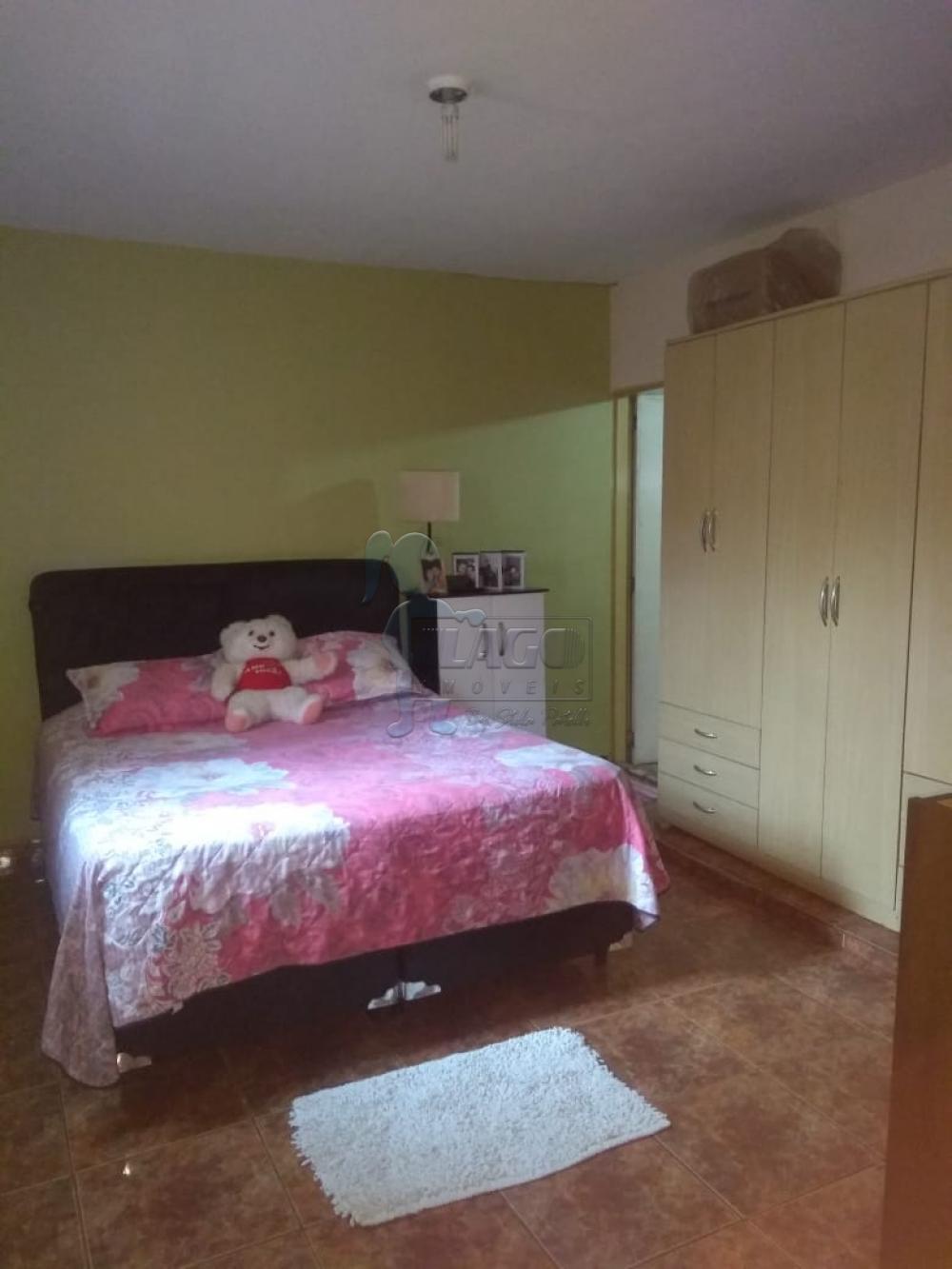 Alugar Casas / Padrão em Ribeirão Preto R$ 700,00 - Foto 4