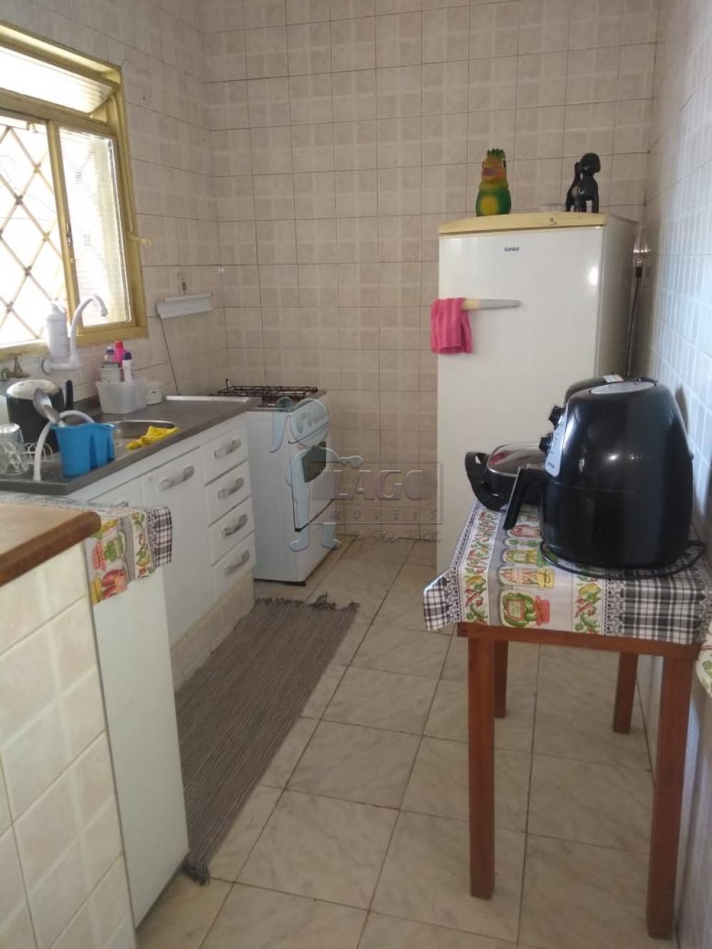 Alugar Casas / Padrão em Ribeirão Preto R$ 700,00 - Foto 6