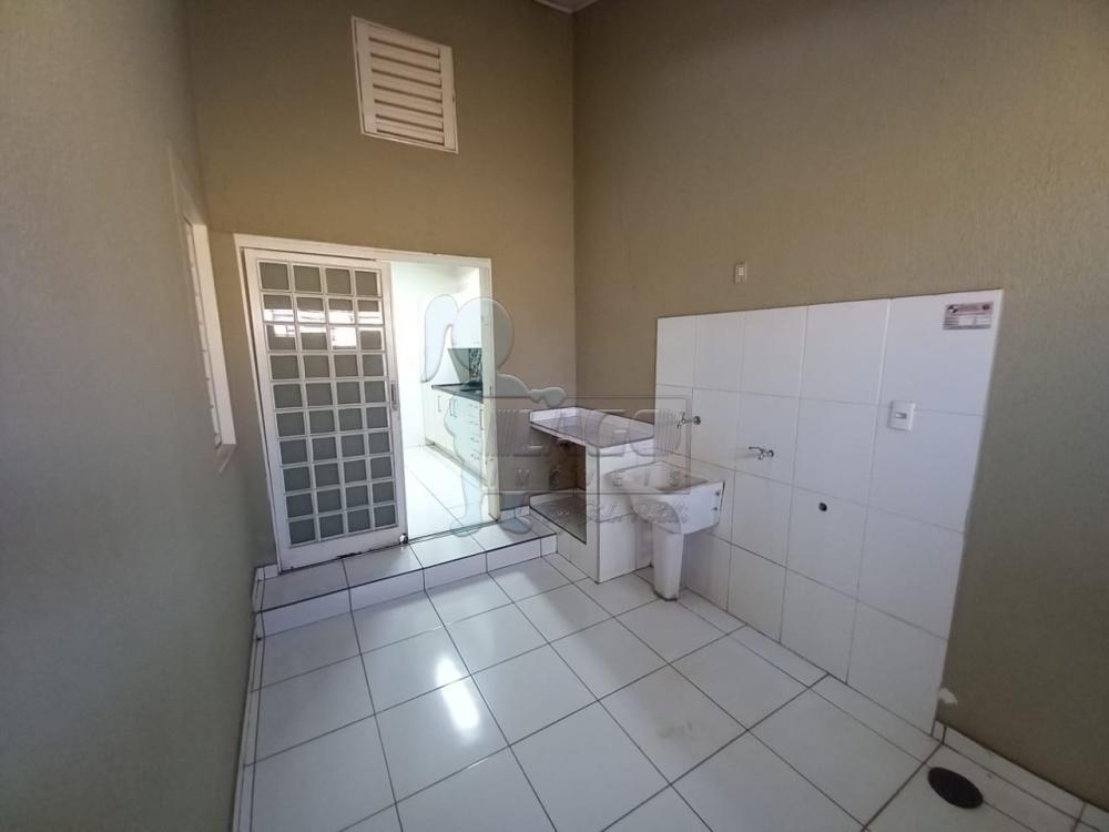 Alugar Casas / Padrão em Ribeirão Preto R$ 2.300,00 - Foto 12