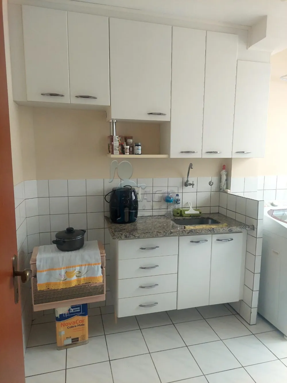 Alugar Apartamentos / Padrão em Ribeirão Preto R$ 1.000,00 - Foto 2