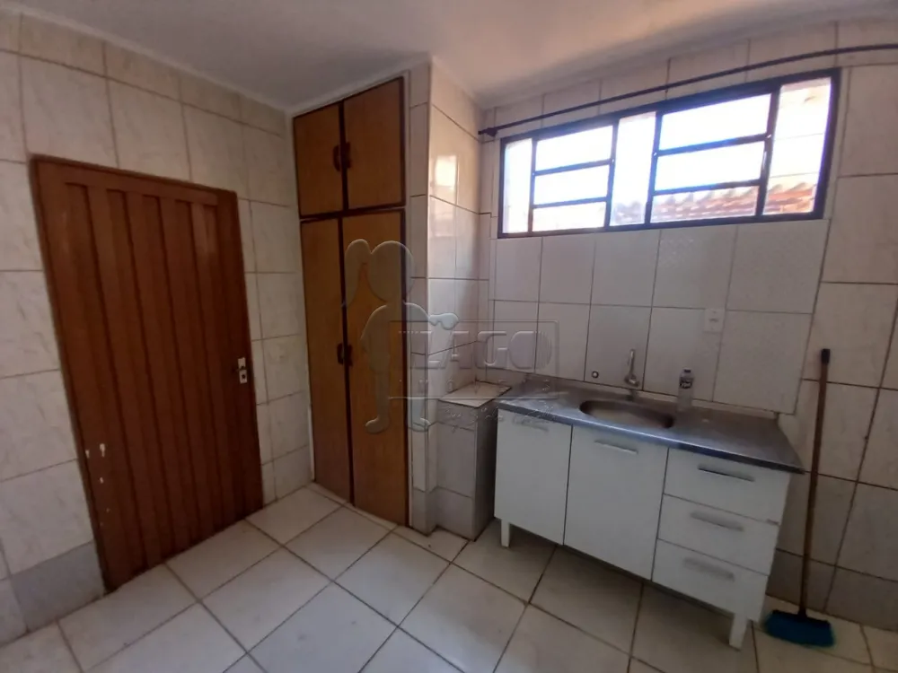 Alugar Casas / Padrão em Ribeirão Preto R$ 1.000,00 - Foto 4