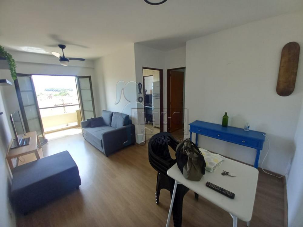 Alugar Apartamentos / Padrão em Ribeirão Preto R$ 900,00 - Foto 1