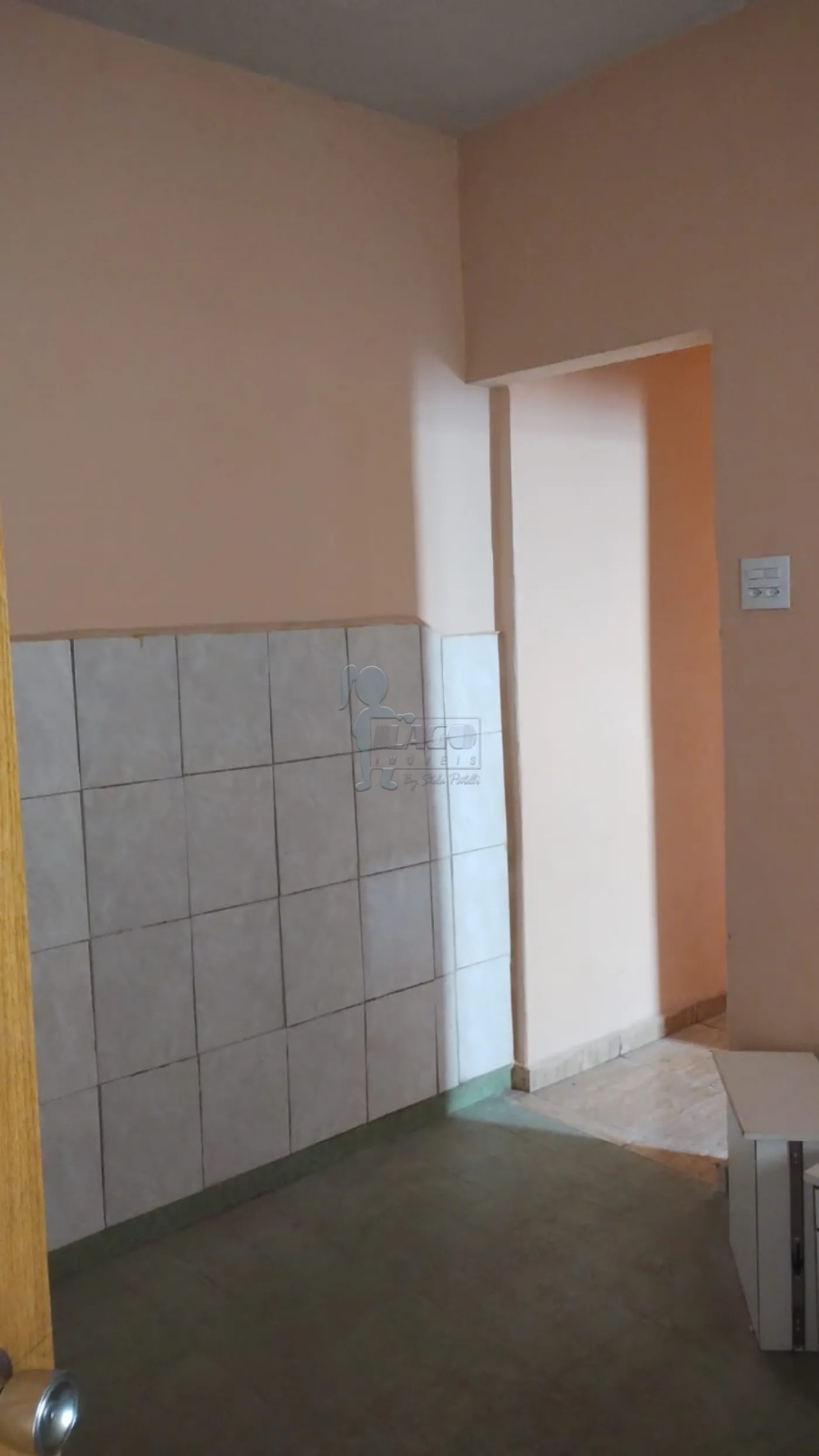 Alugar Casas / Padrão em Ribeirão Preto R$ 900,00 - Foto 4