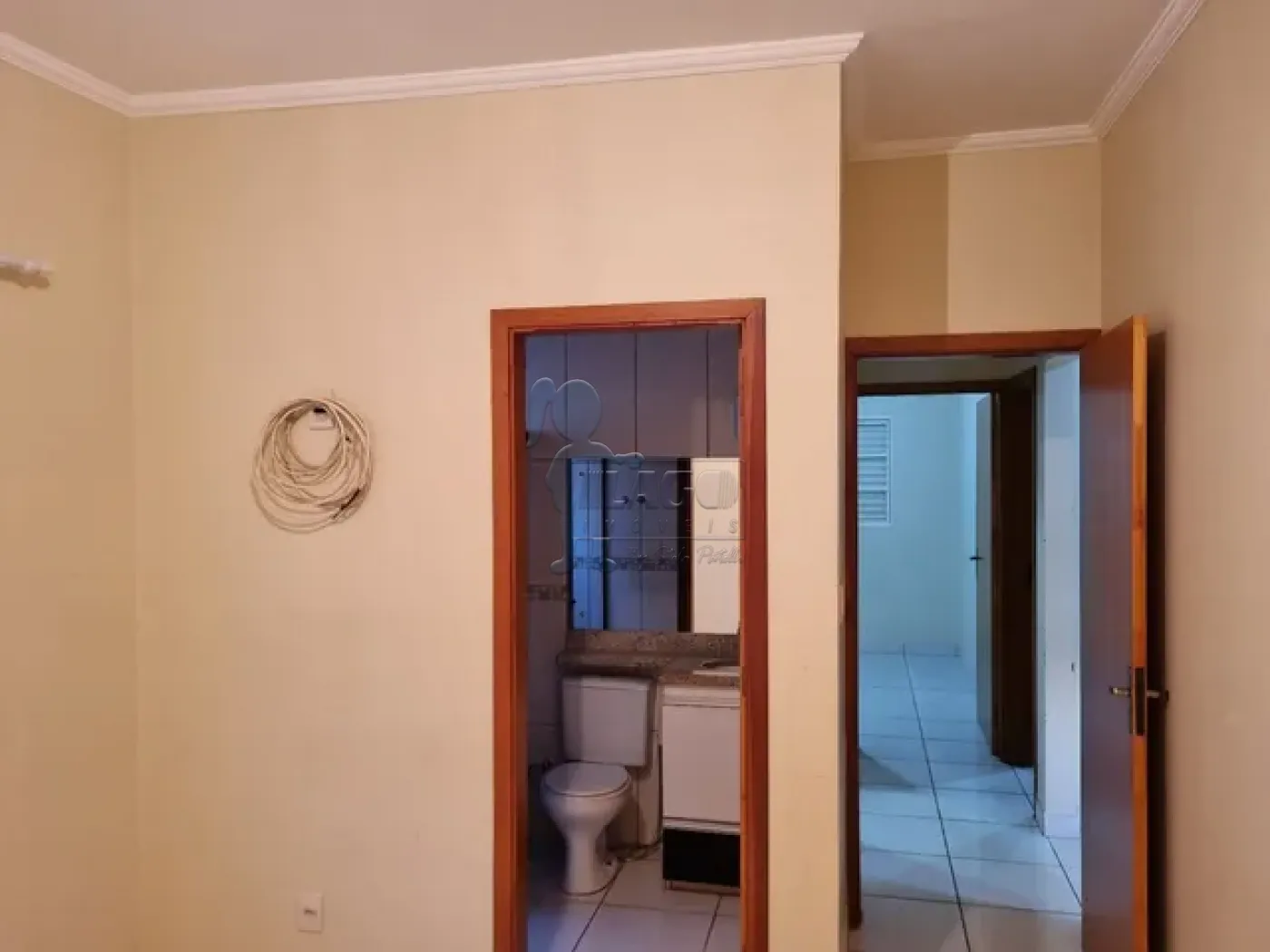 Alugar Casas / Padrão em Ribeirão Preto R$ 2.400,00 - Foto 9