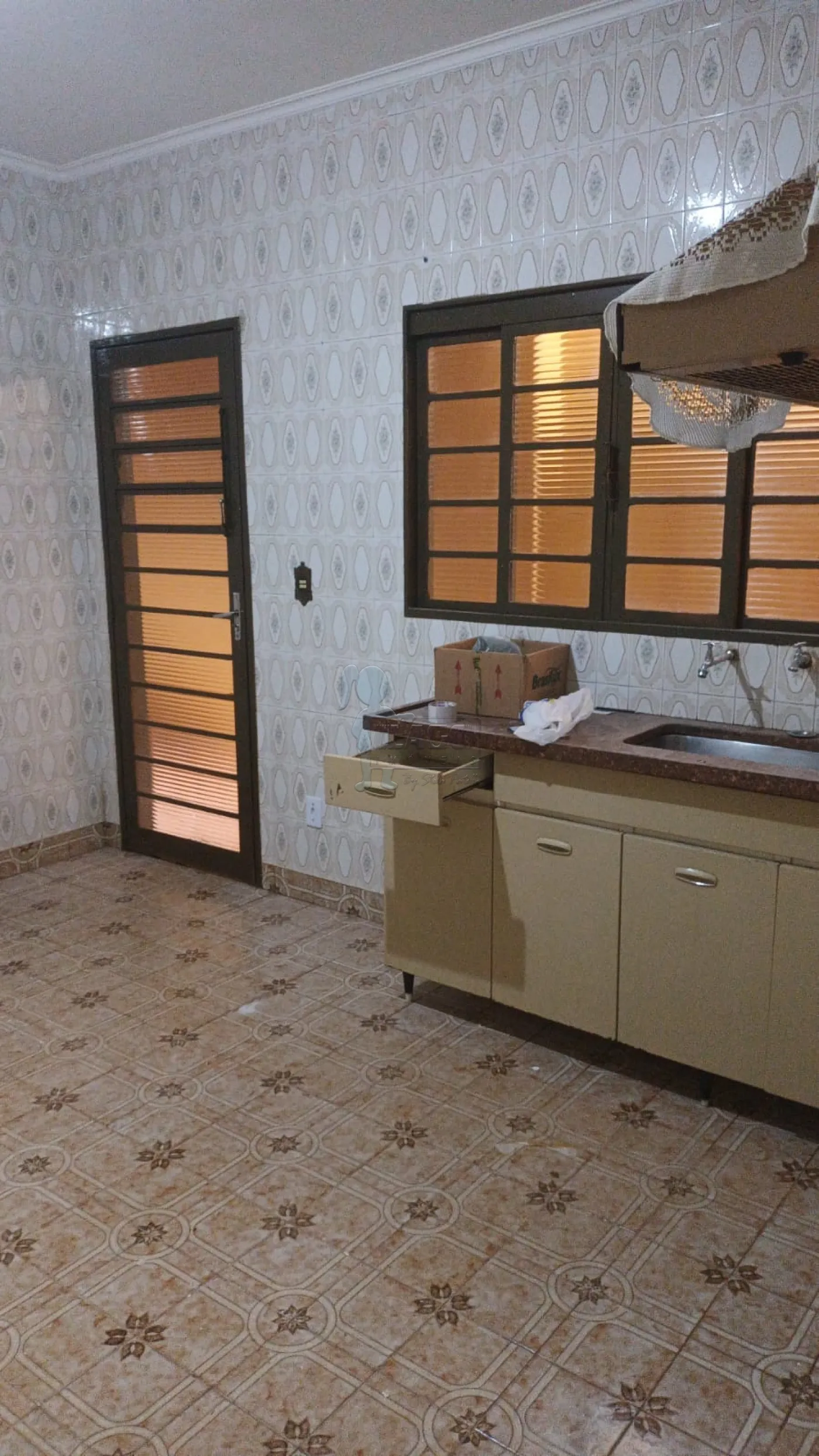 Alugar Casas / Padrão em Ribeirão Preto R$ 1.800,00 - Foto 5