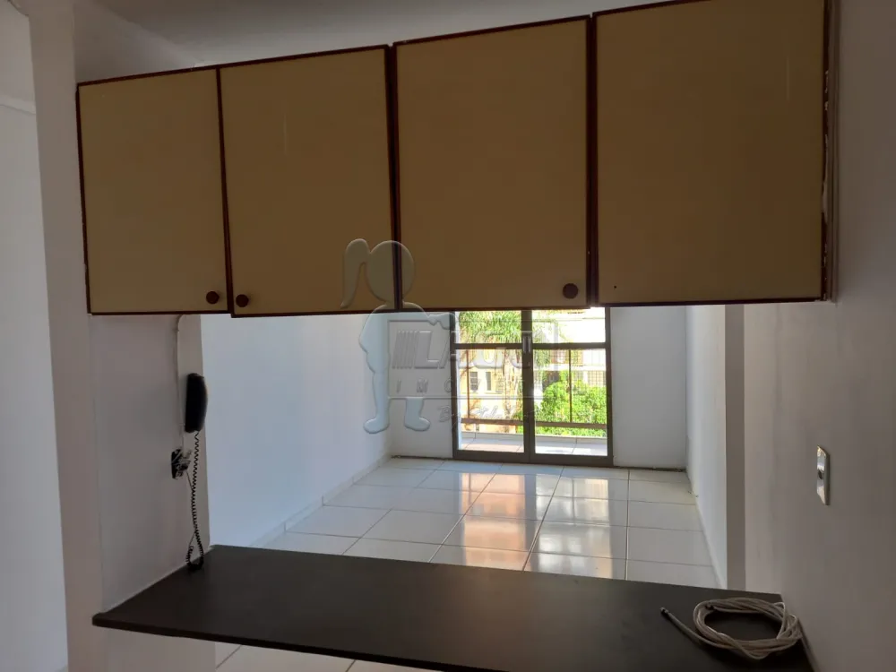 Alugar Apartamentos / Padrão em Ribeirão Preto R$ 1.300,00 - Foto 2