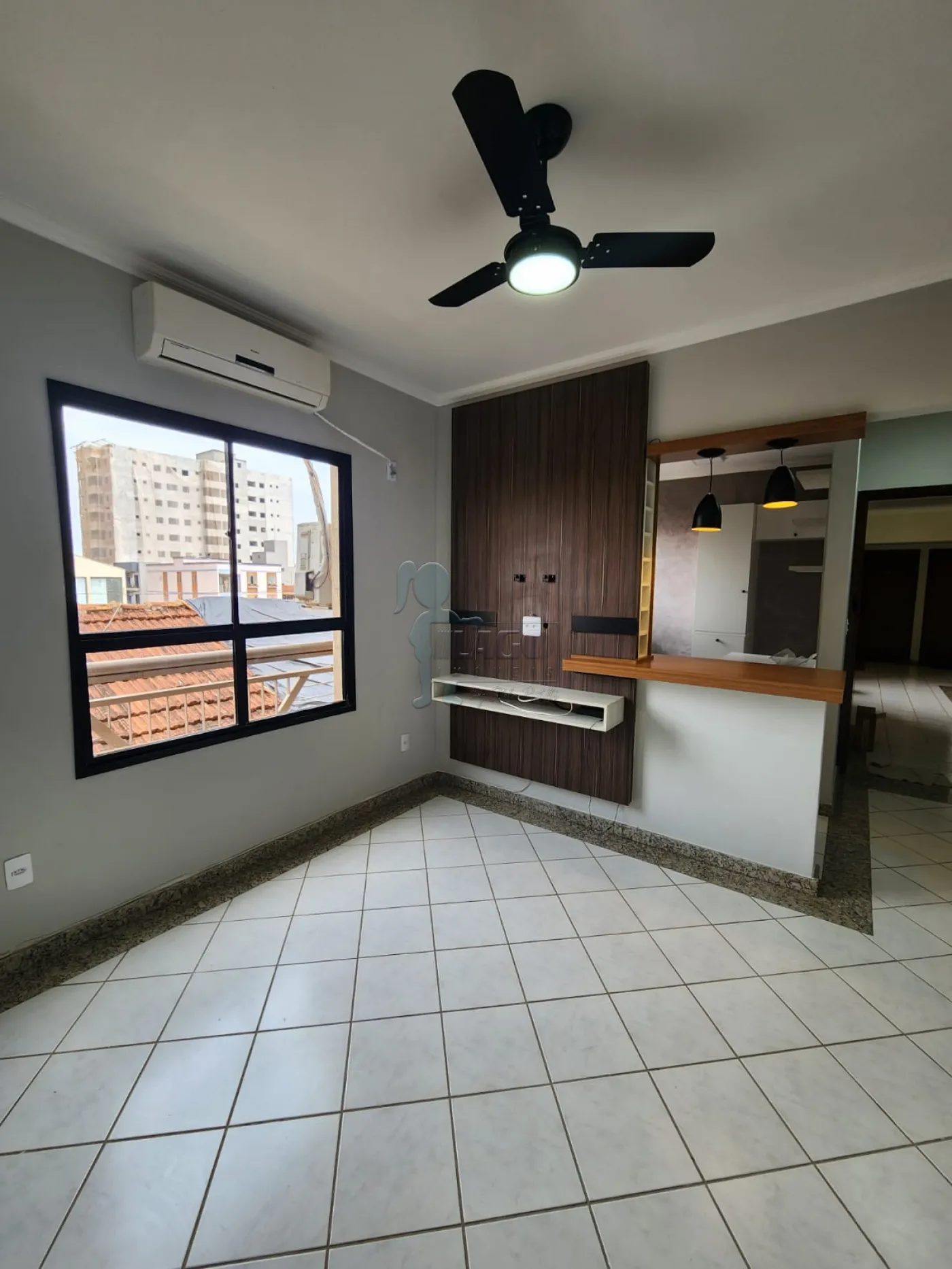 Alugar Apartamentos / Padrão em Ribeirão Preto R$ 1.400,00 - Foto 1