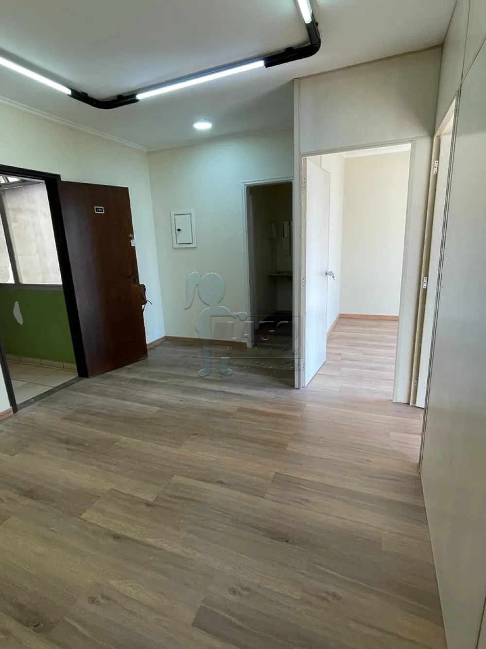 Alugar Comercial / Sala Comercial em Ribeirão Preto R$ 900,00 - Foto 5