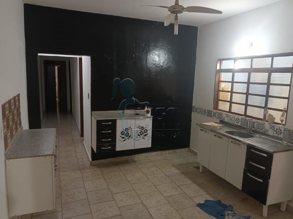 Alugar Casas / Padrão em Ribeirão Preto R$ 1.080,00 - Foto 4