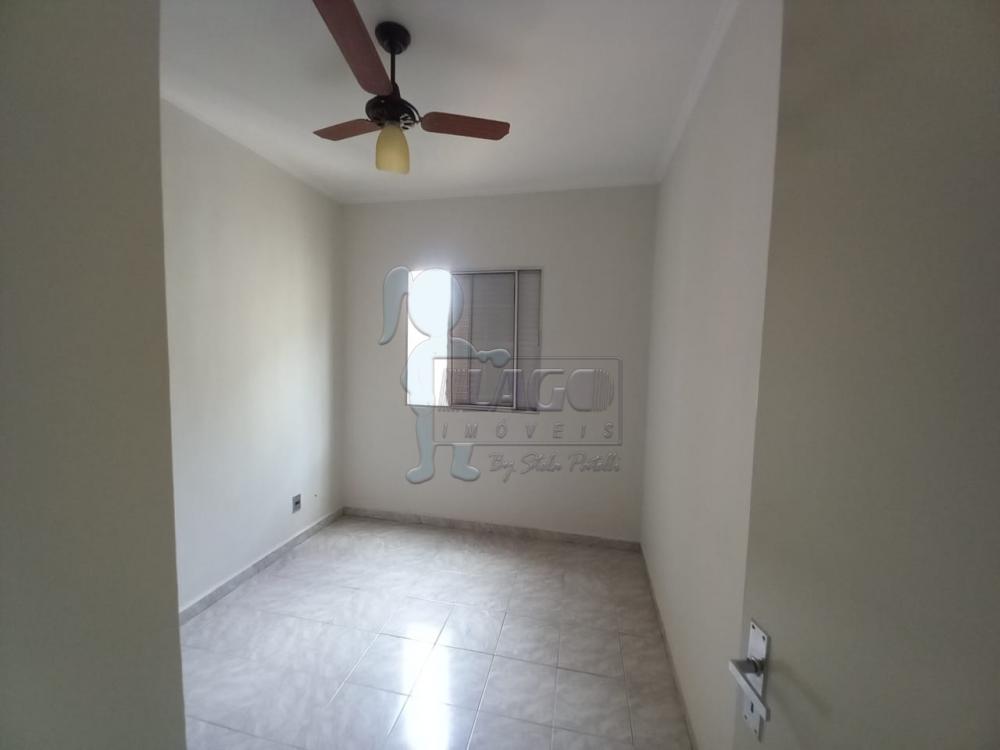 Alugar Apartamentos / Padrão em Ribeirão Preto R$ 900,00 - Foto 3