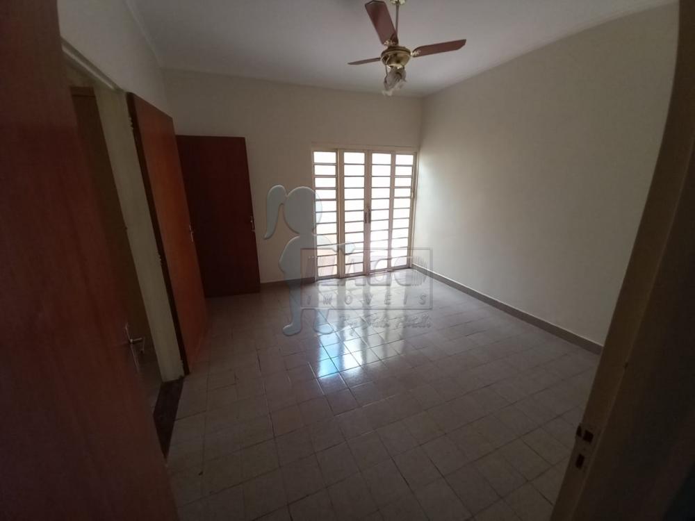 Alugar Casas / Padrão em Ribeirão Preto R$ 1.600,00 - Foto 2