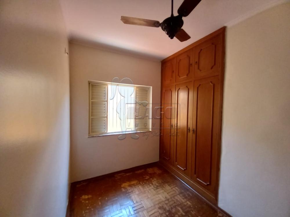 Alugar Casas / Padrão em Ribeirão Preto R$ 1.600,00 - Foto 4