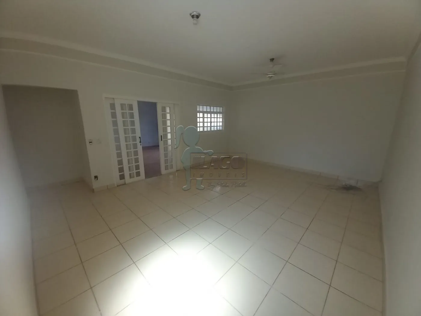 Alugar Casas / Padrão em Ribeirão Preto R$ 1.600,00 - Foto 3