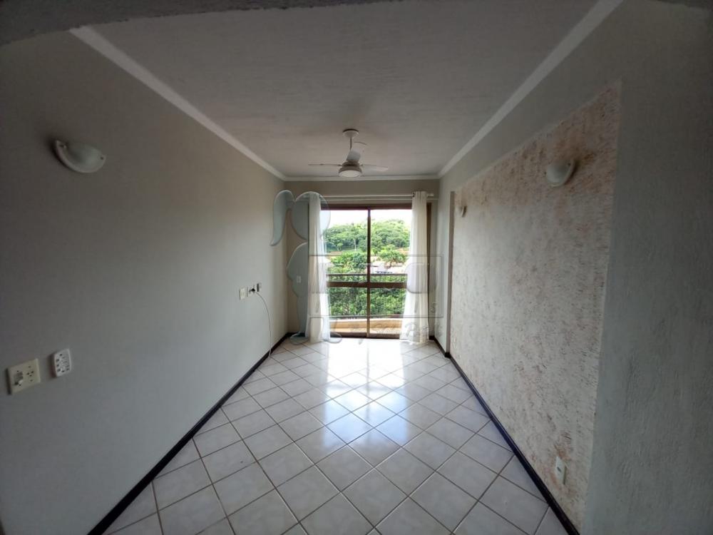 Alugar Apartamentos / Padrão em Ribeirão Preto R$ 800,00 - Foto 1