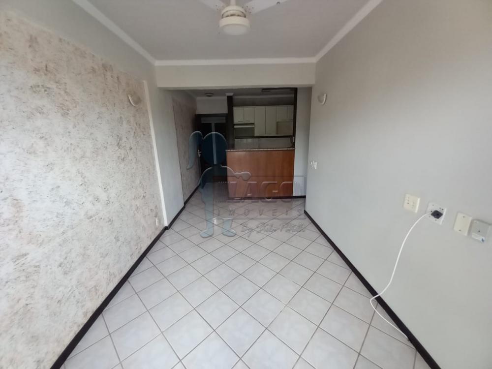 Alugar Apartamentos / Padrão em Ribeirão Preto R$ 800,00 - Foto 2