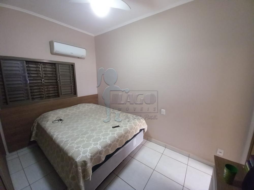 Alugar Casas / Padrão em Ribeirão Preto R$ 1.500,00 - Foto 2