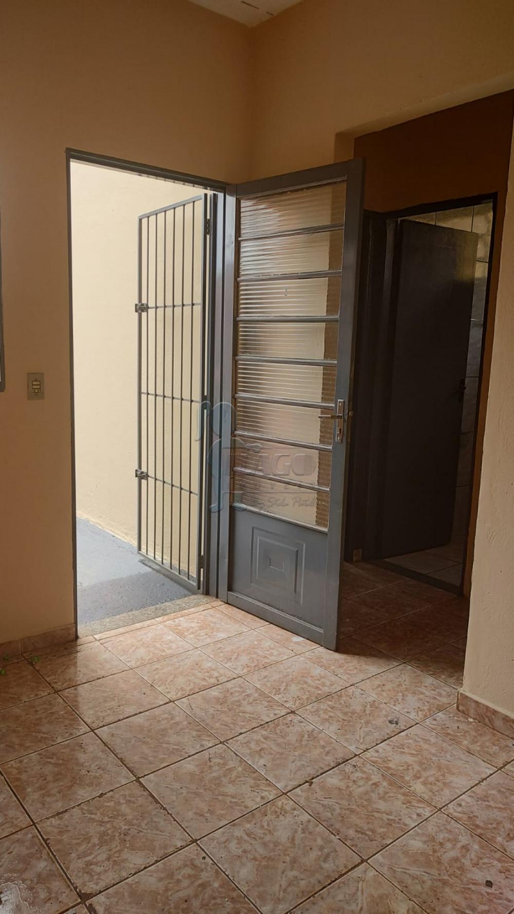 Alugar Casas / Padrão em Ribeirão Preto R$ 750,00 - Foto 10