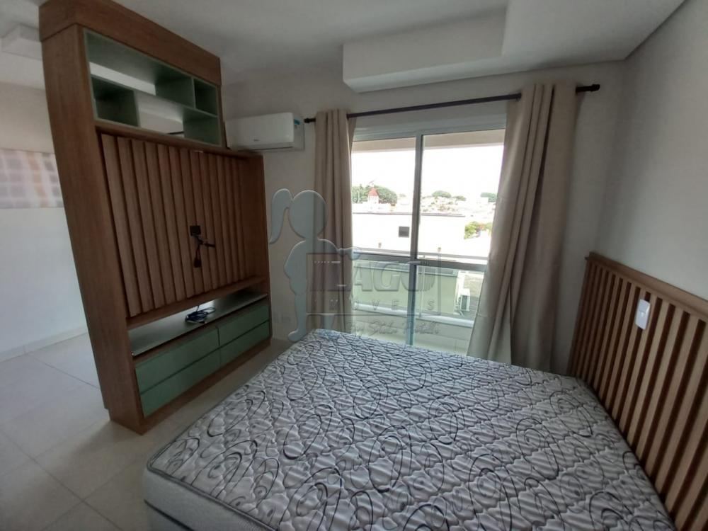 Alugar Apartamento / Padrão em Ribeirão Preto R$ 1.600,00 - Foto 2