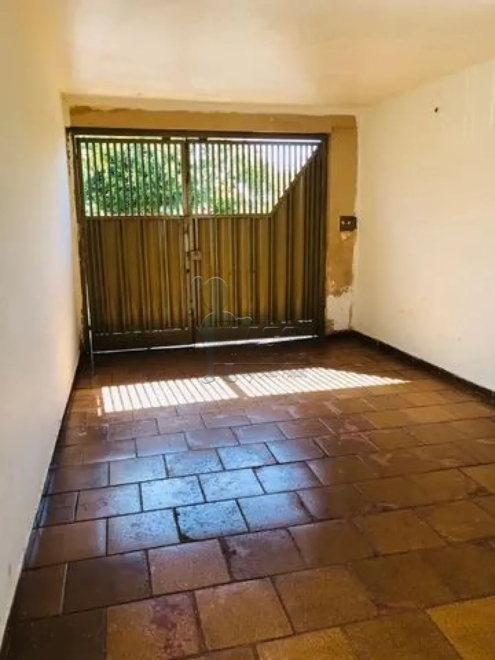 Comprar Casas / Padrão em Ribeirão Preto R$ 196.000,00 - Foto 1