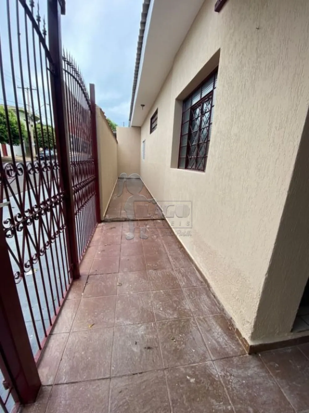 Comprar Casas / Padrão em Ribeirão Preto R$ 280.000,00 - Foto 1