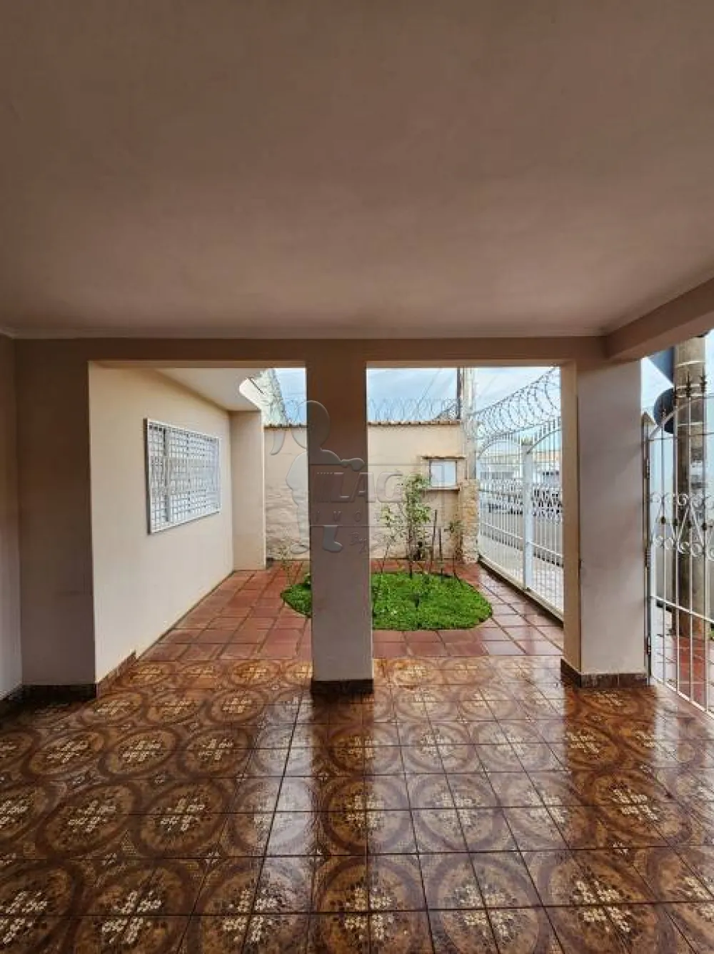 Comprar Casas / Padrão em Ribeirão Preto R$ 380.000,00 - Foto 3