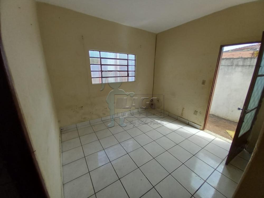 Alugar Casas / Padrão em Ribeirão Preto R$ 850,00 - Foto 1