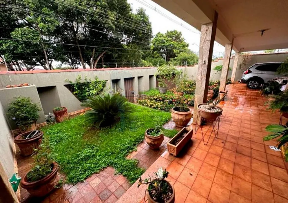 Alugar Casas / Padrão em Ribeirão Preto R$ 1.800,00 - Foto 1