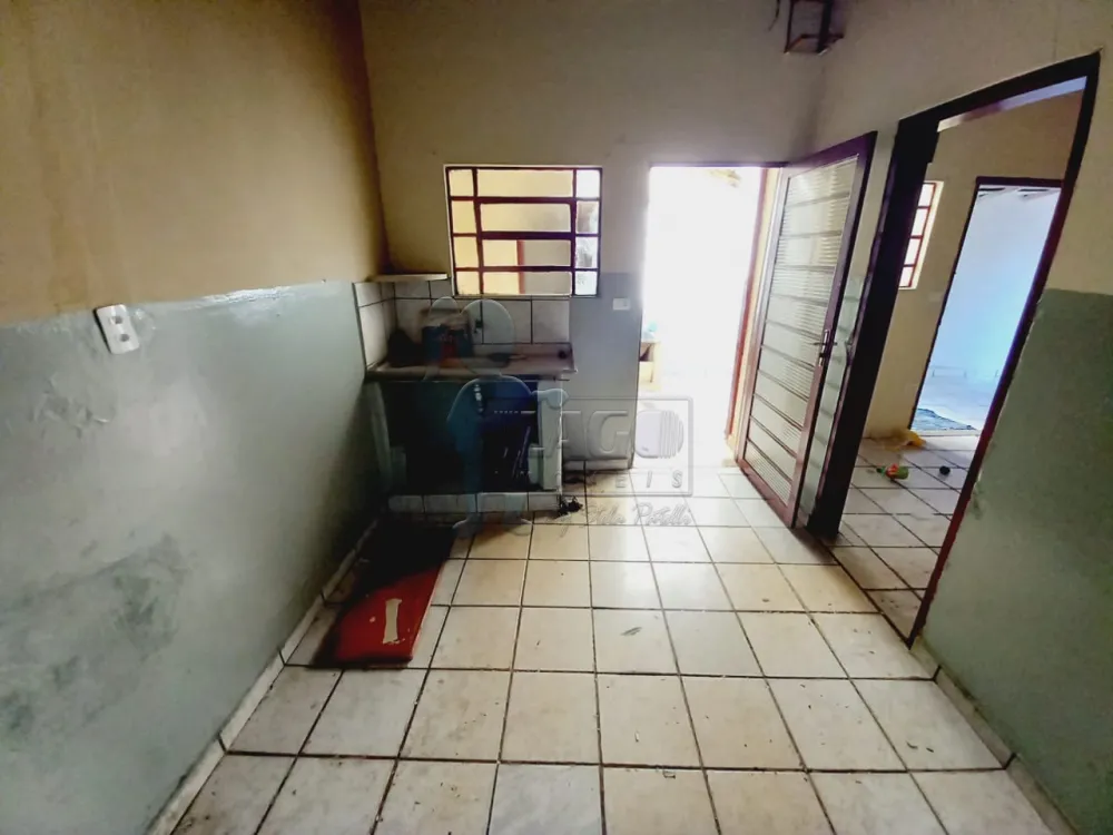 Alugar Casas / Padrão em Ribeirão Preto R$ 700,00 - Foto 2