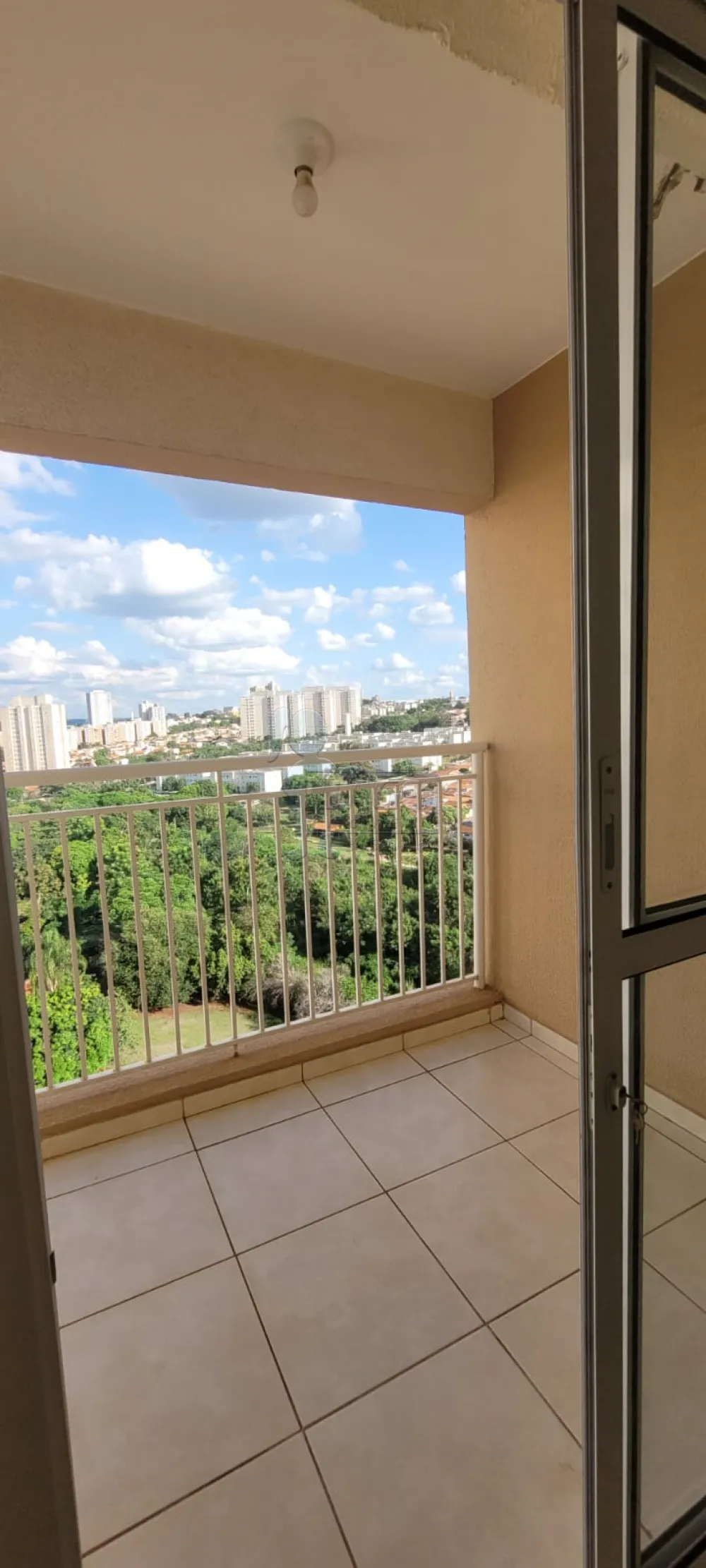 Alugar Apartamentos / Padrão em Ribeirão Preto R$ 1.000,00 - Foto 3