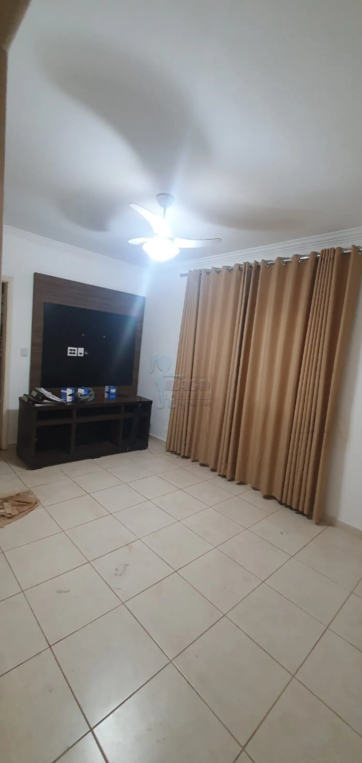 Alugar Apartamentos / Padrão em Ribeirão Preto R$ 1.400,00 - Foto 1