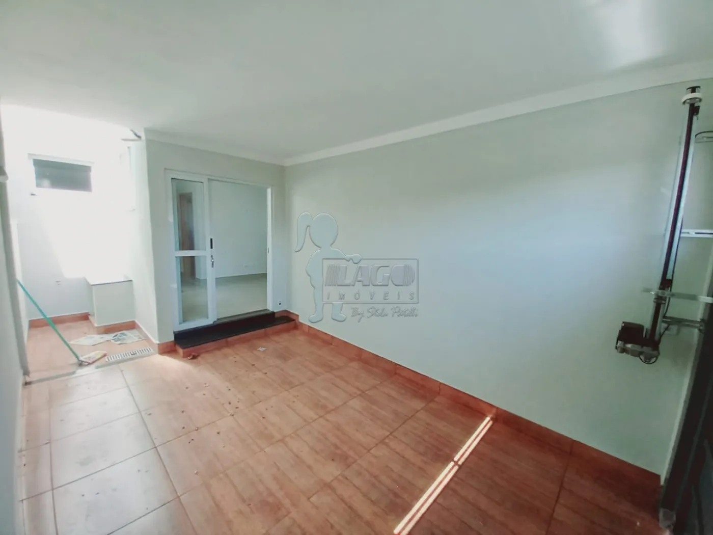 Alugar Casas / Padrão em Ribeirão Preto R$ 1.300,00 - Foto 3