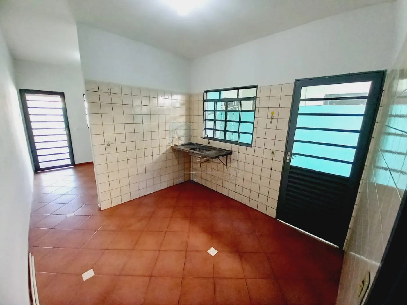 Alugar Casas / Padrão em Ribeirão Preto R$ 780,00 - Foto 4