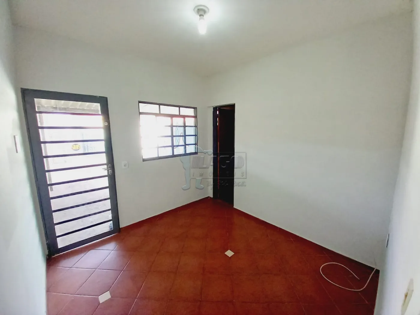 Alugar Casas / Padrão em Ribeirão Preto R$ 780,00 - Foto 2