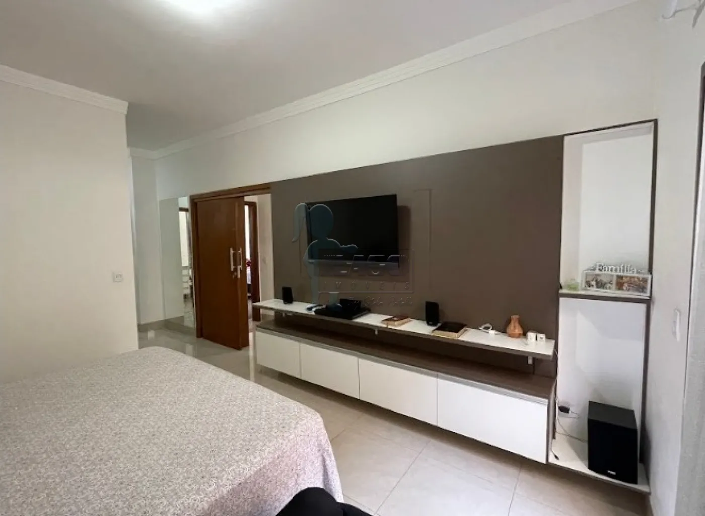 Comprar Casas / Padrão em Ribeirão Preto R$ 1.050.000,00 - Foto 4