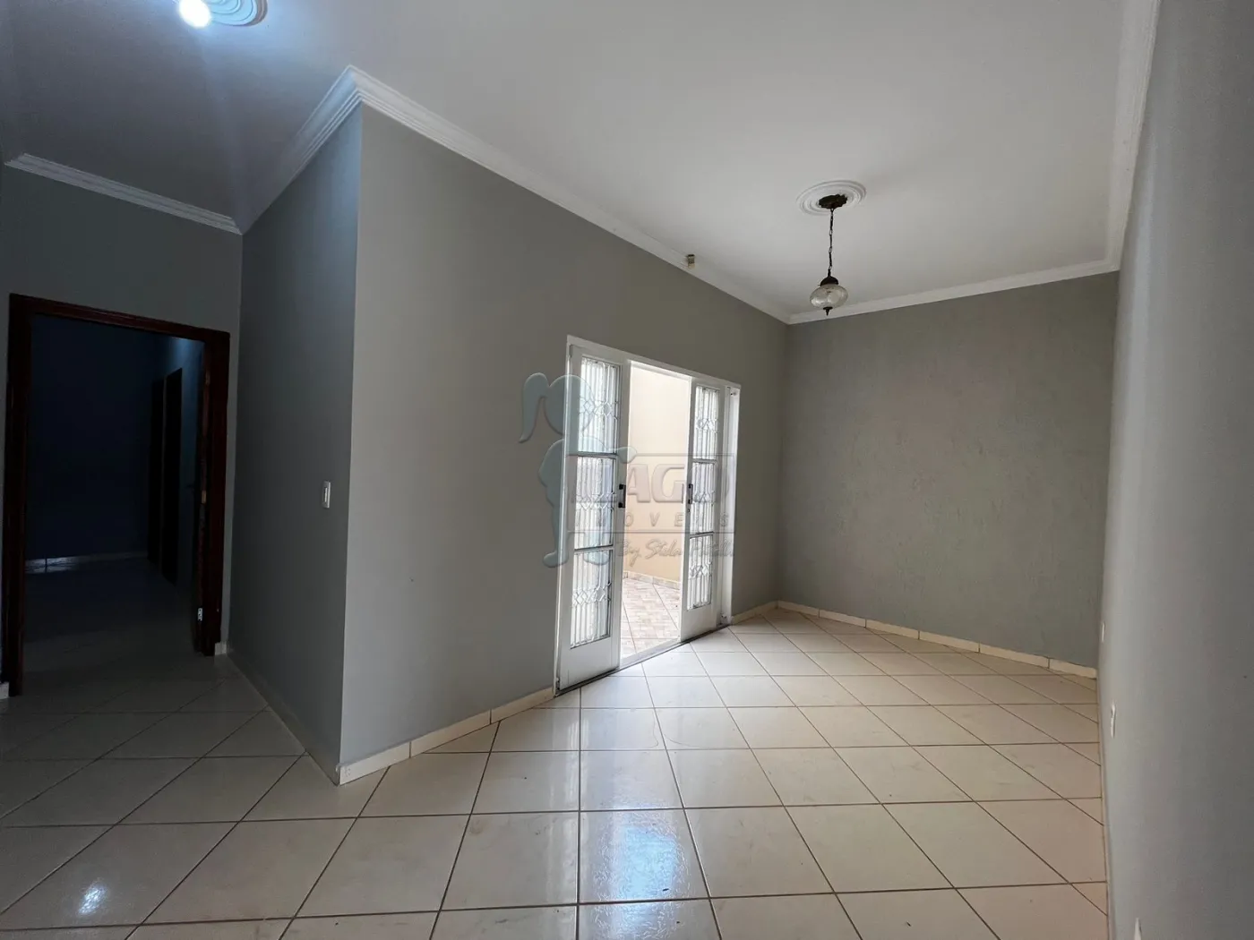 Alugar Casas / Padrão em Ribeirão Preto R$ 2.200,00 - Foto 1