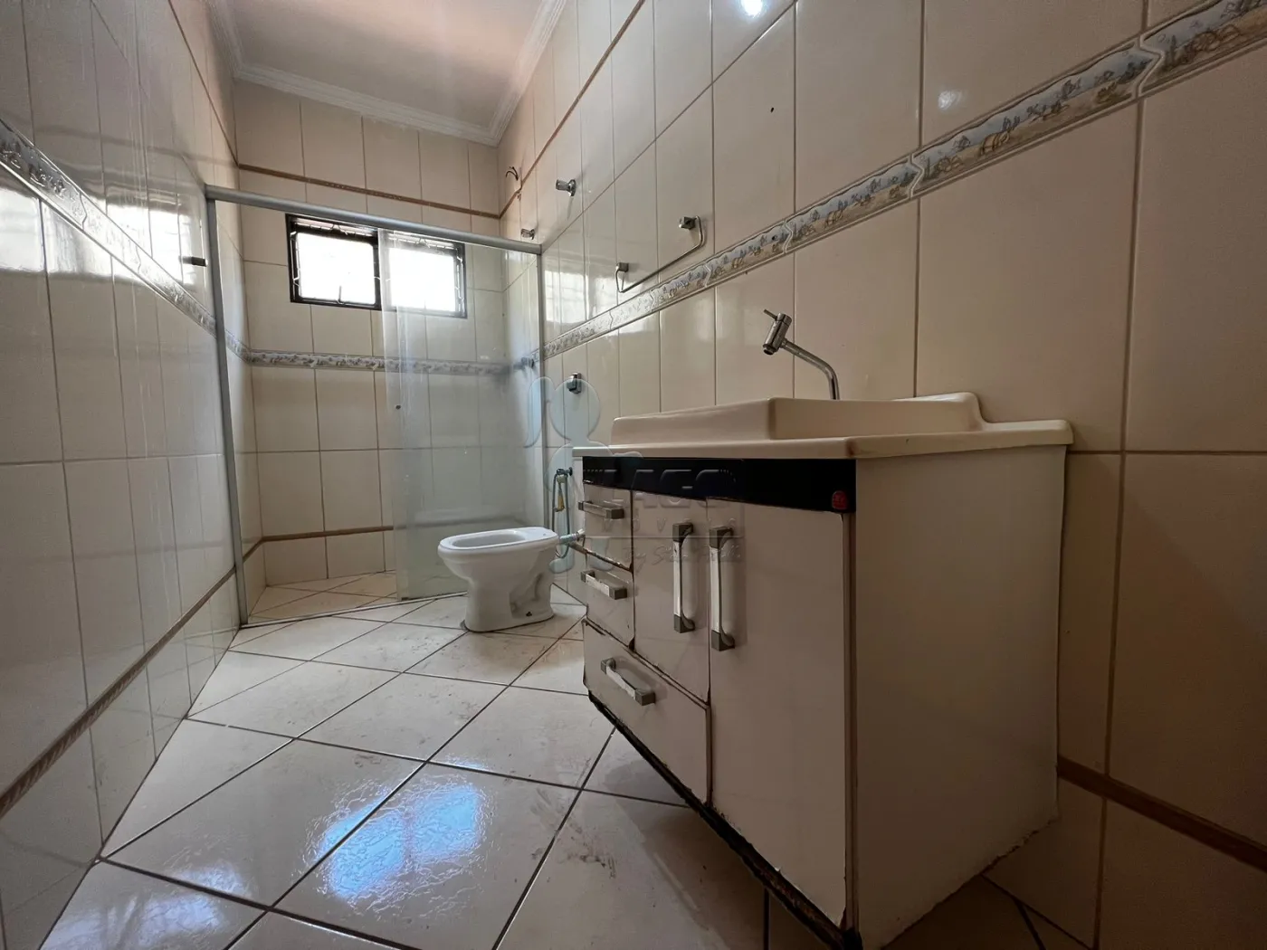 Alugar Casas / Padrão em Ribeirão Preto R$ 2.200,00 - Foto 5