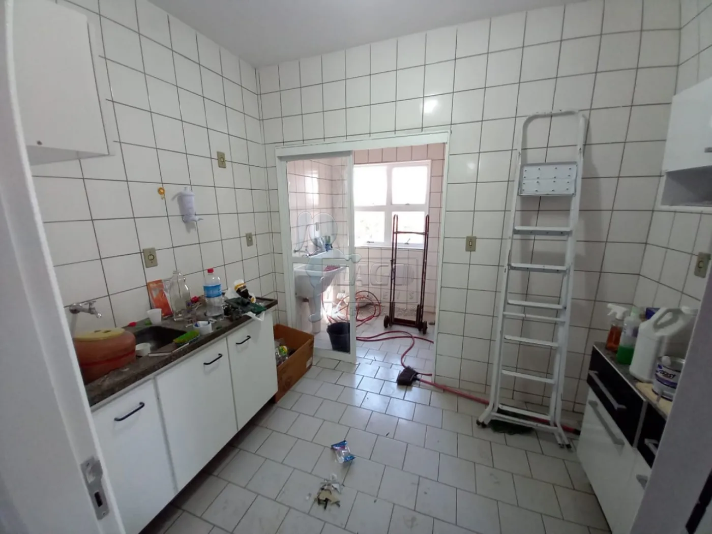 Alugar Apartamentos / Padrão em Ribeirão Preto R$ 1.100,00 - Foto 4