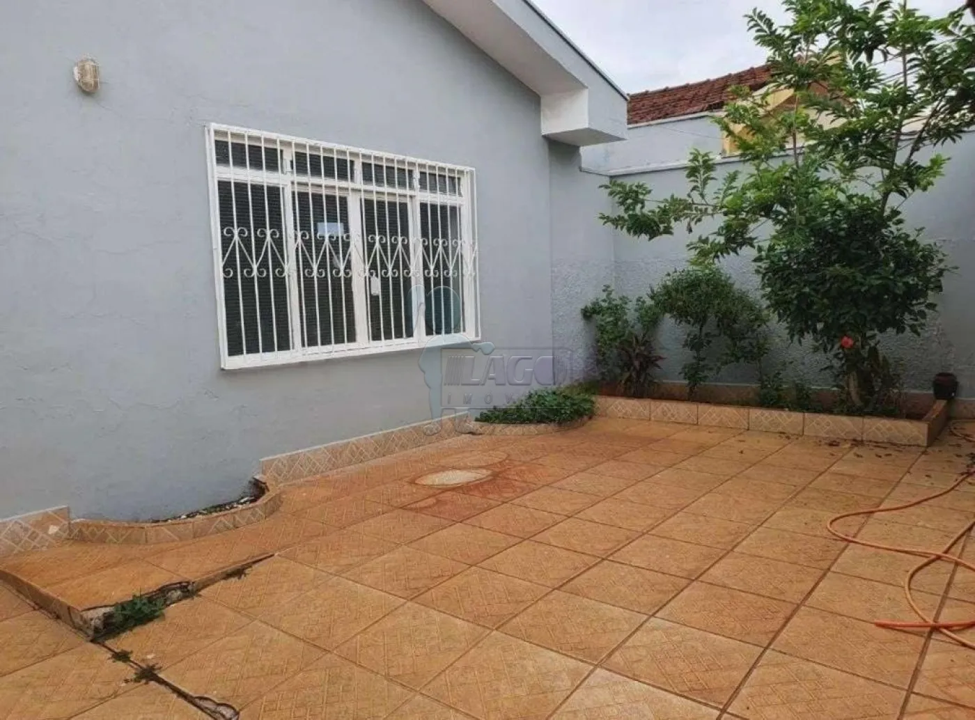 Comprar Casas / Padrão em Ribeirão Preto R$ 360.000,00 - Foto 1