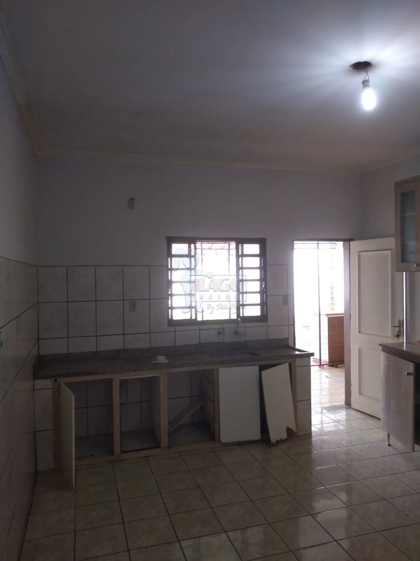 Comprar Casas / Padrão em Ribeirão Preto R$ 175.000,00 - Foto 3