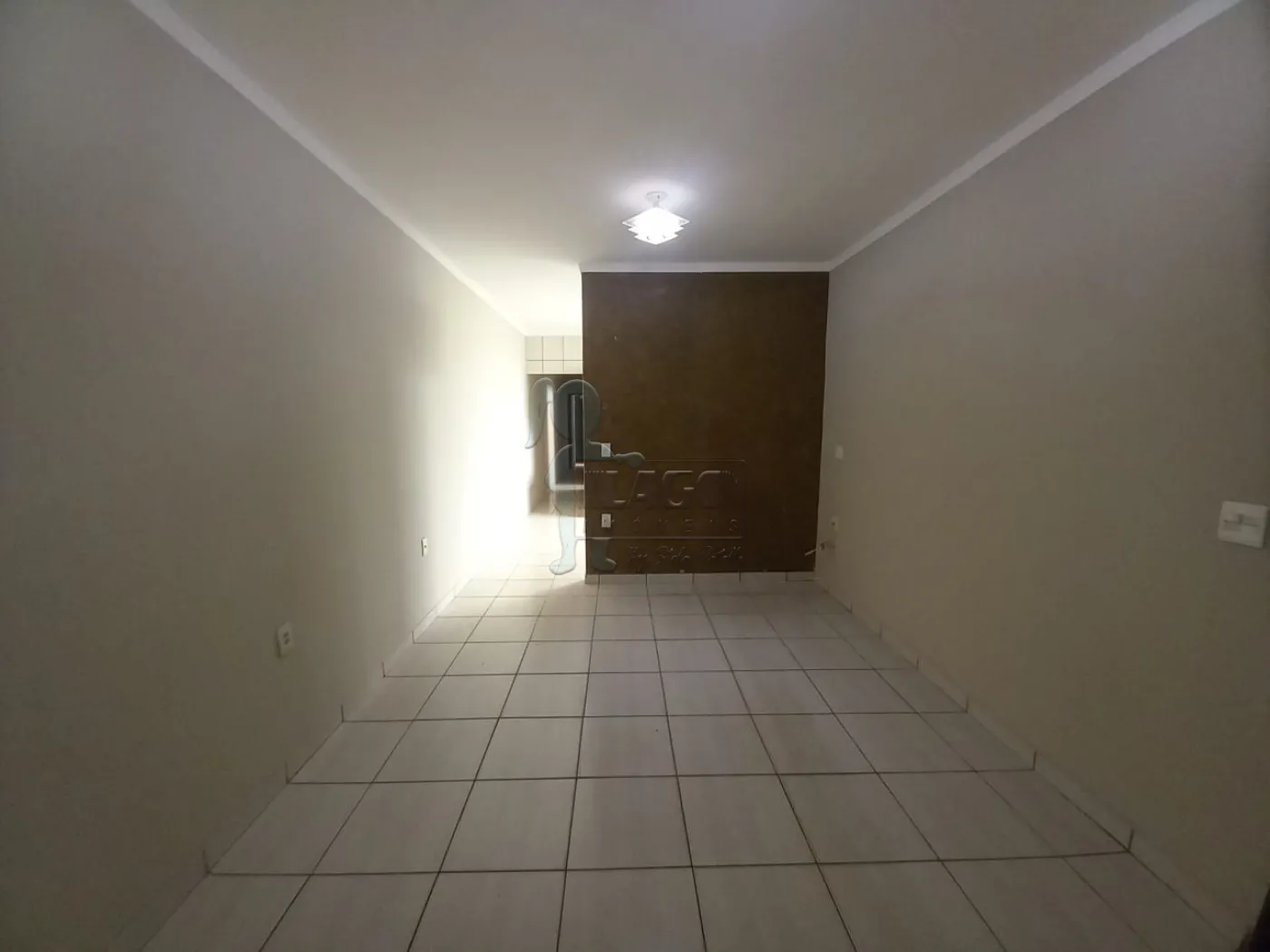 Alugar Casas / Padrão em Ribeirão Preto R$ 1.100,00 - Foto 4