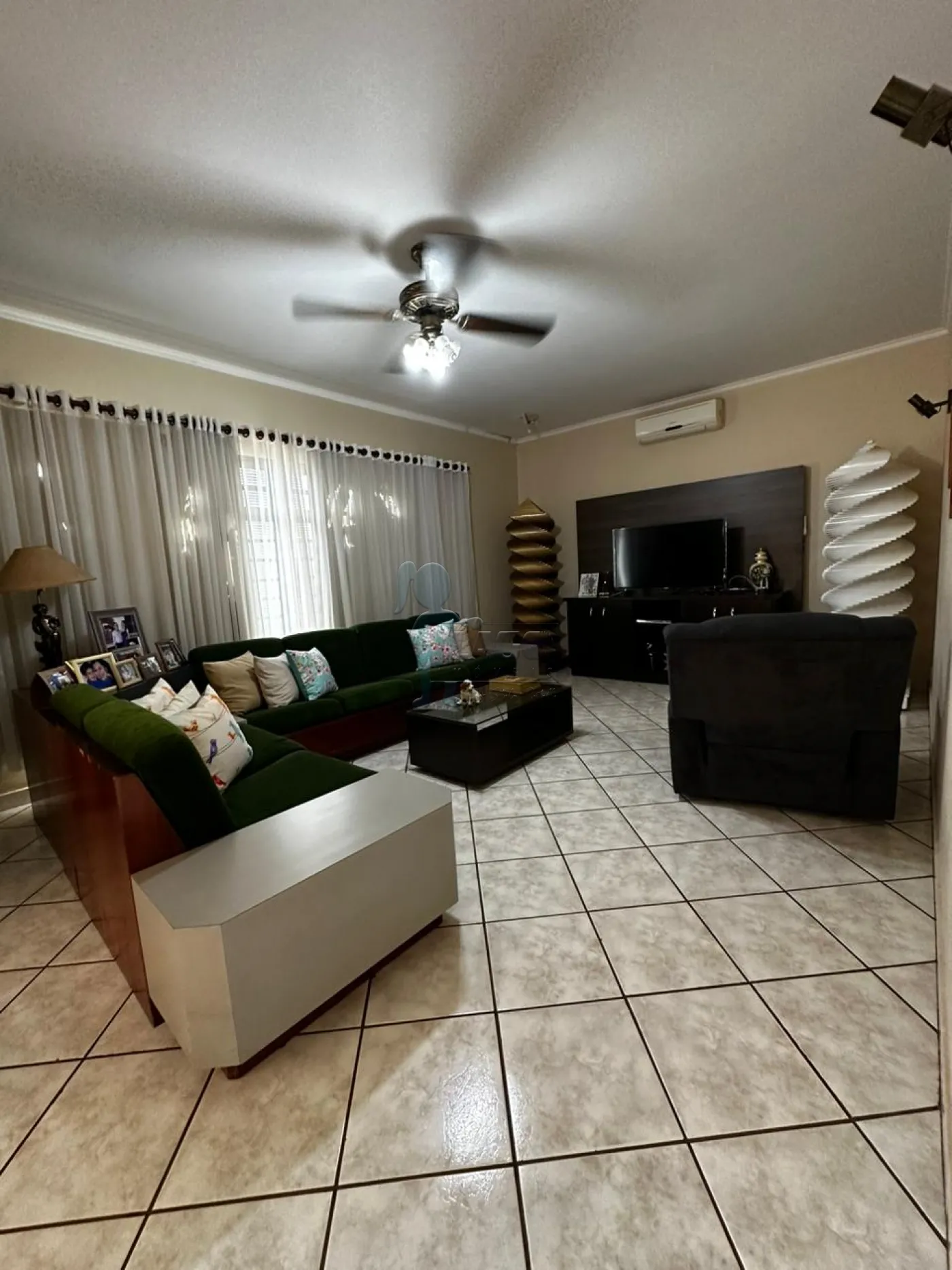 Comprar Casas / Padrão em Ribeirão Preto R$ 880.000,00 - Foto 7