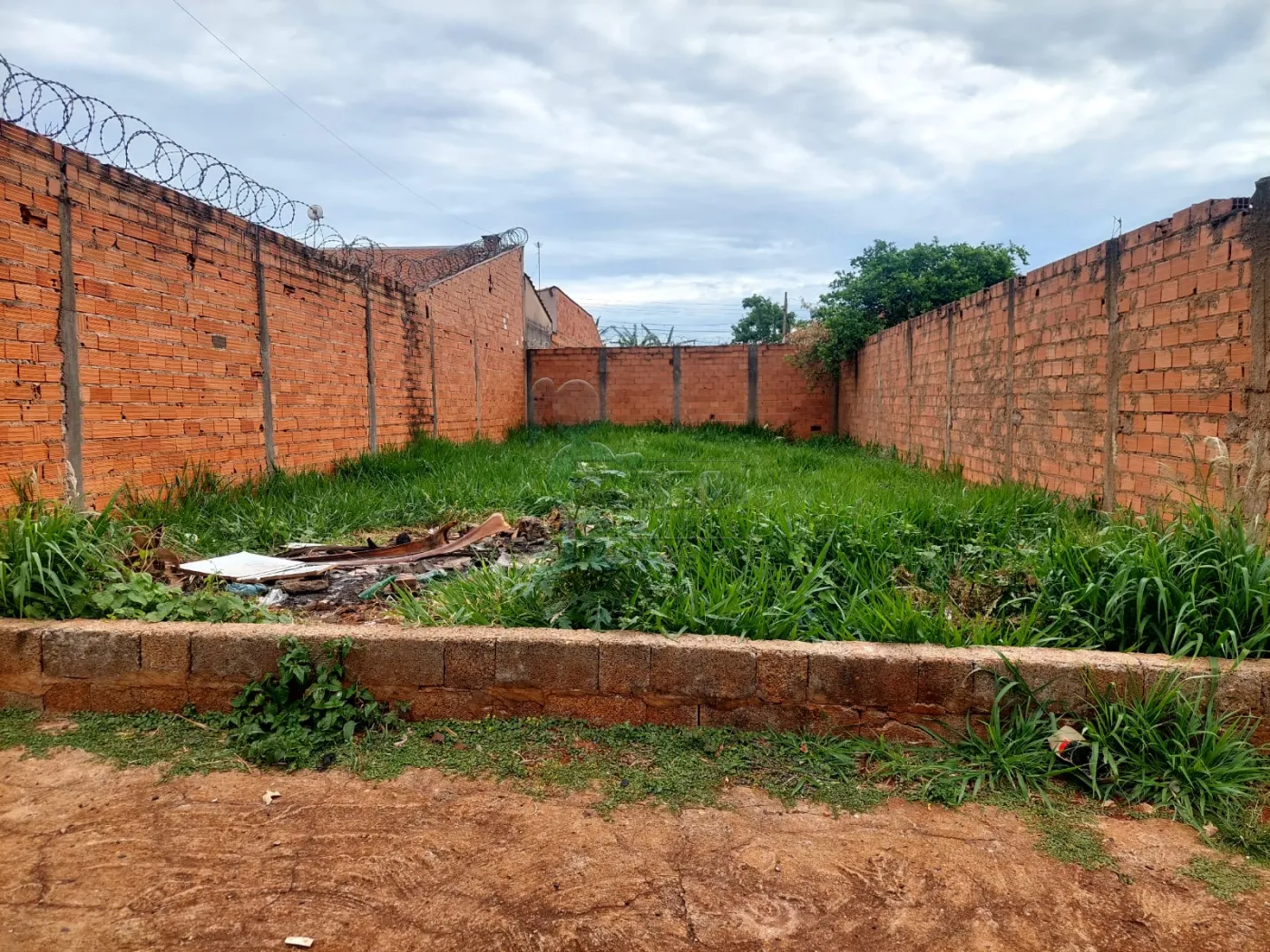 Comprar Terrenos / Padrão em Ribeirão Preto R$ 120.000,00 - Foto 1