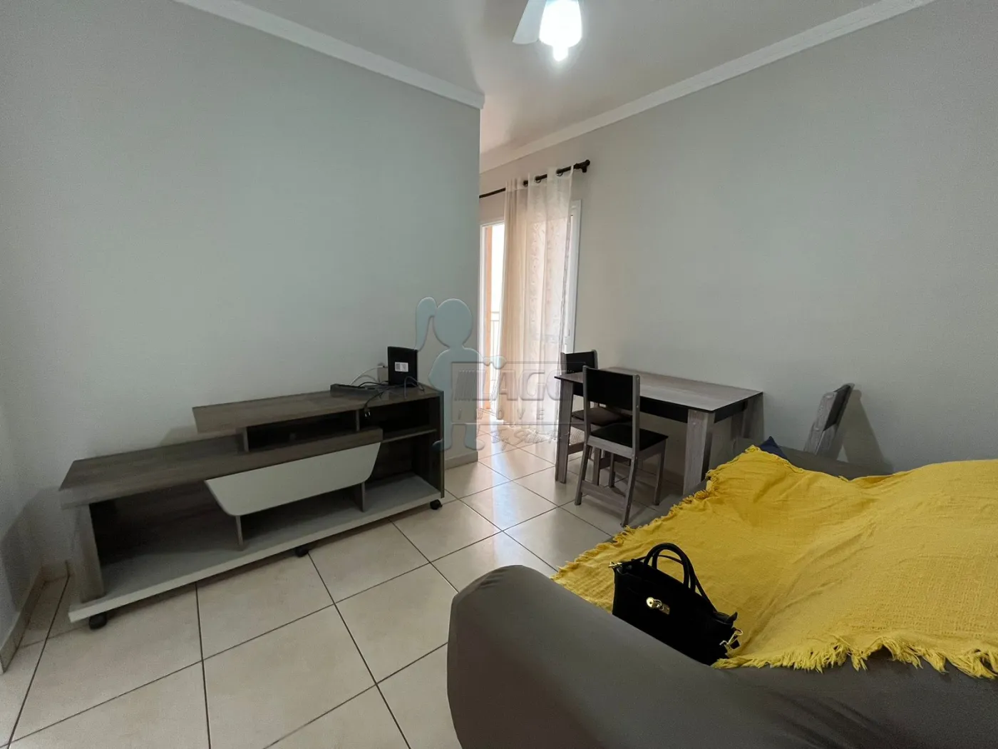 Alugar Apartamentos / Padrão em Ribeirão Preto R$ 1.200,00 - Foto 2