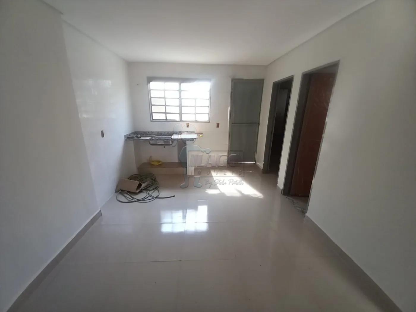 Comprar Casas / Padrão em Ribeirão Preto R$ 215.000,00 - Foto 2