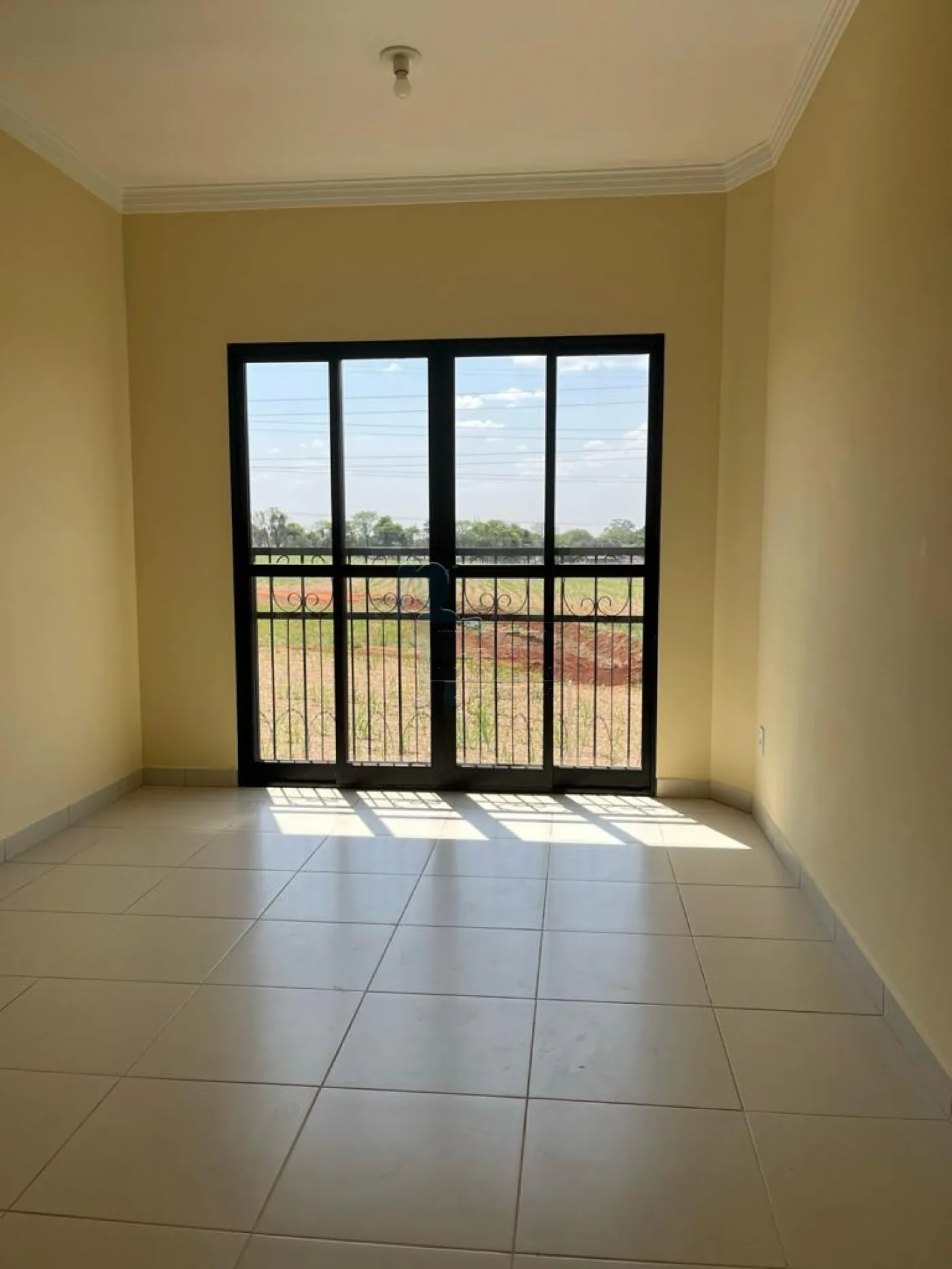 Alugar Apartamentos / Padrão em Ribeirão Preto R$ 1.500,00 - Foto 1