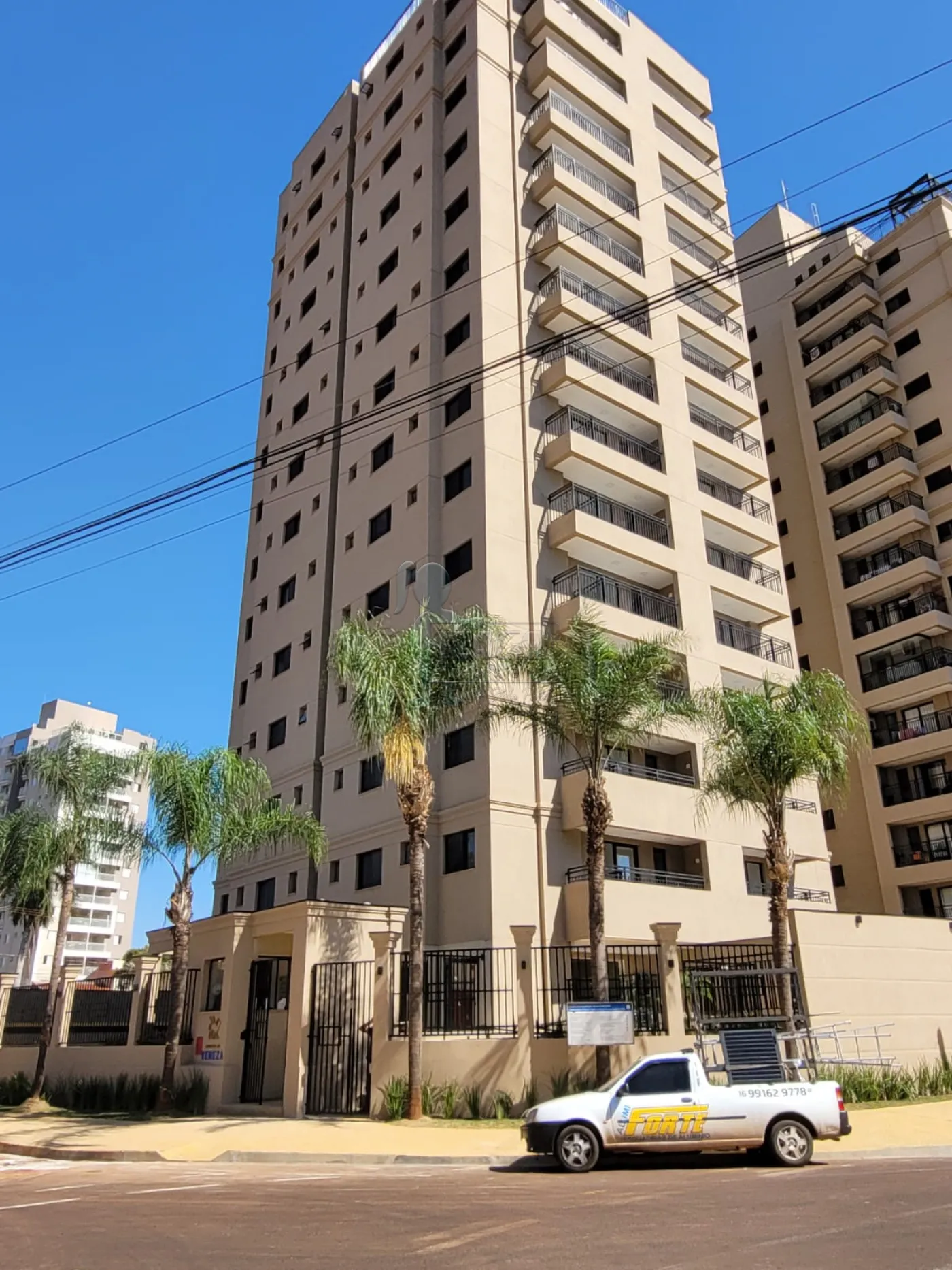 Alugar Apartamentos / Padrão em Ribeirão Preto R$ 2.500,00 - Foto 1