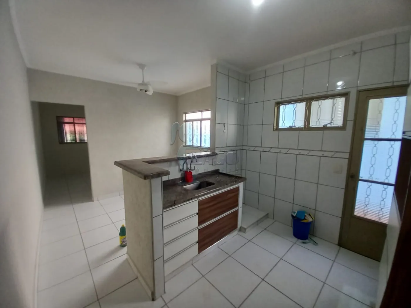 Comprar Casas / Padrão em Ribeirão Preto R$ 297.000,00 - Foto 3
