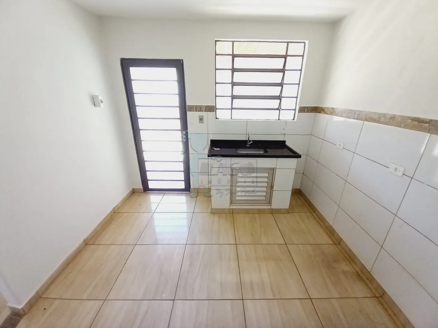 Alugar Casas / Padrão em Ribeirão Preto R$ 750,00 - Foto 3